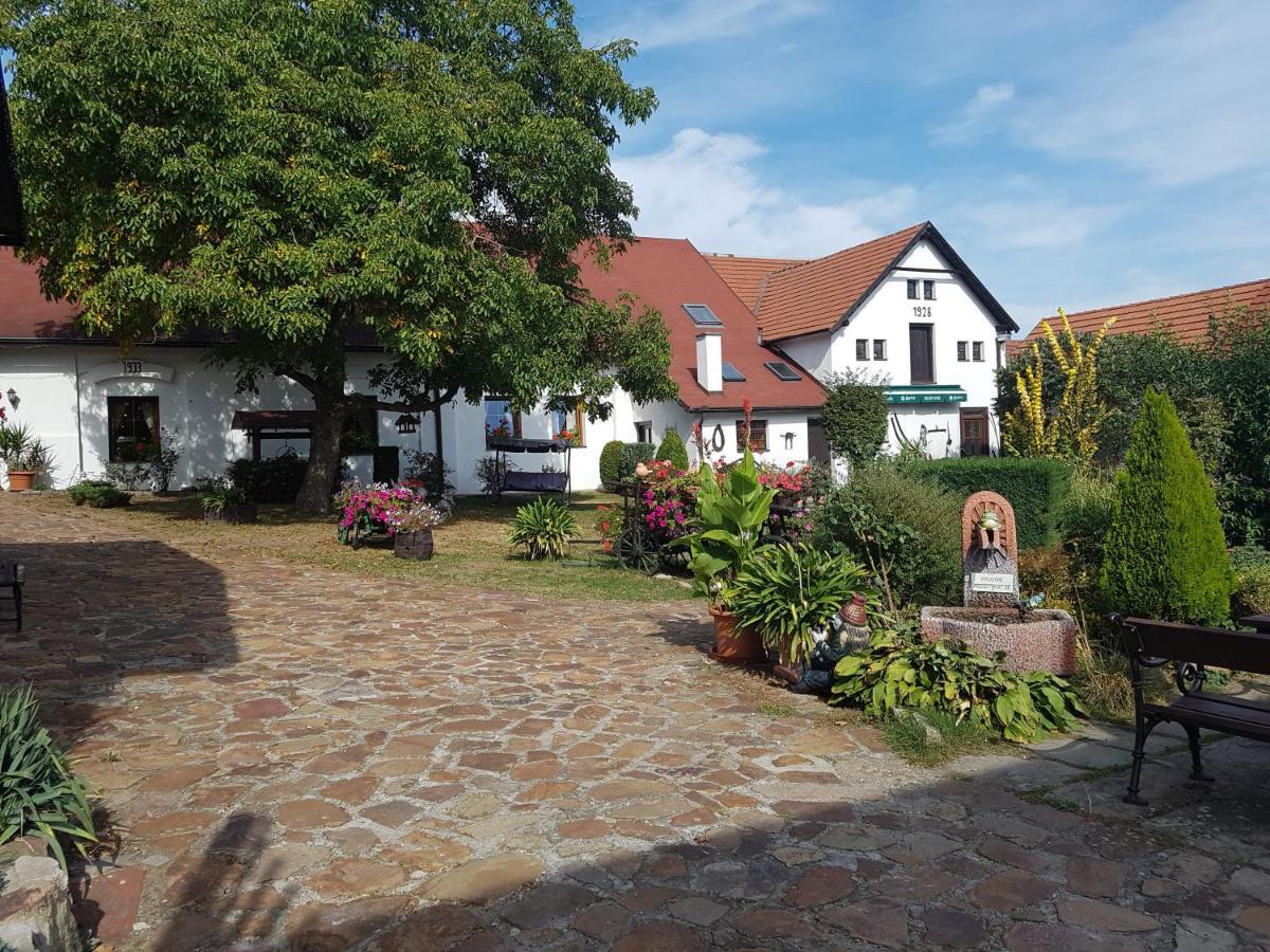 Hostinec Selsky Dvur Zbiroh 外观 照片