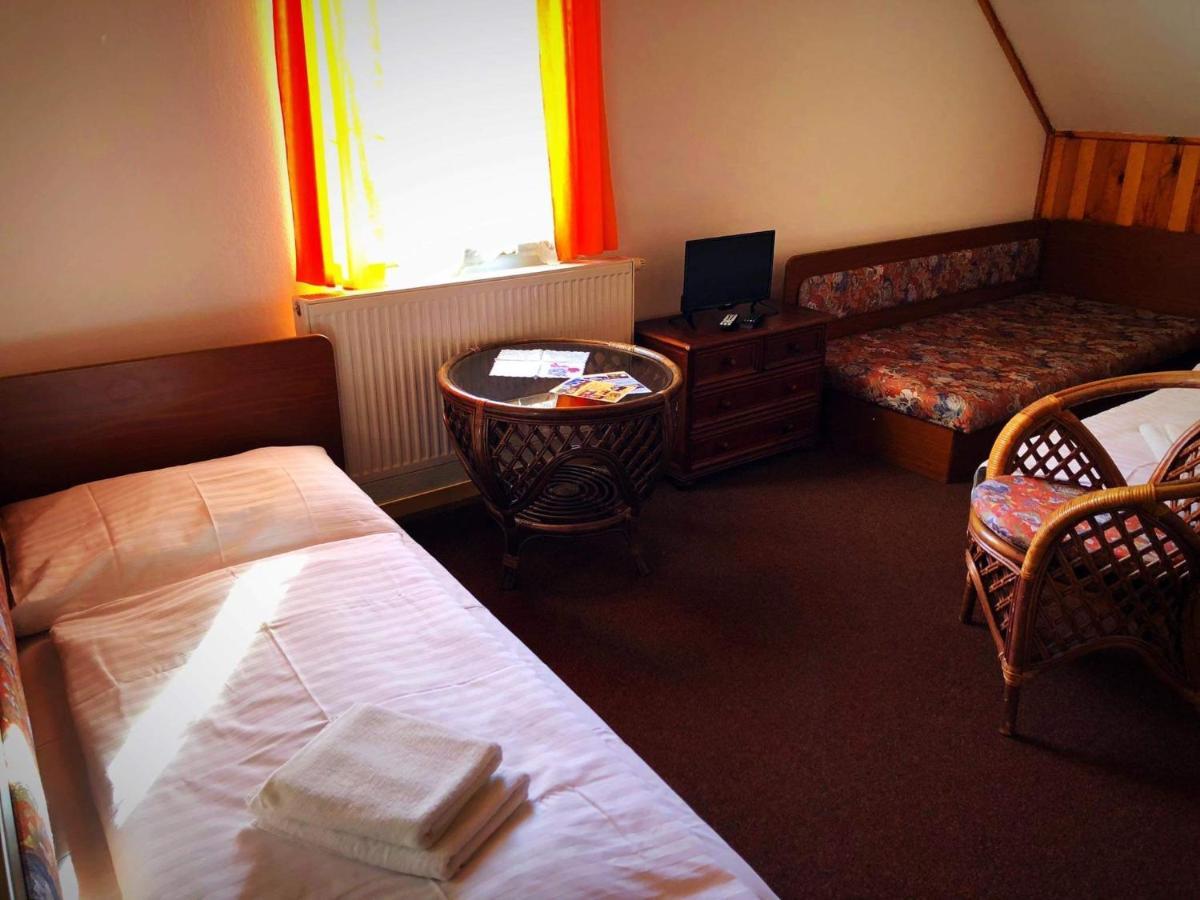 Hostinec Selsky Dvur Zbiroh 外观 照片