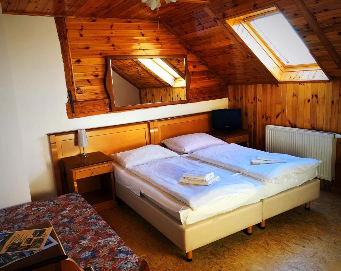 Hostinec Selsky Dvur Zbiroh 外观 照片